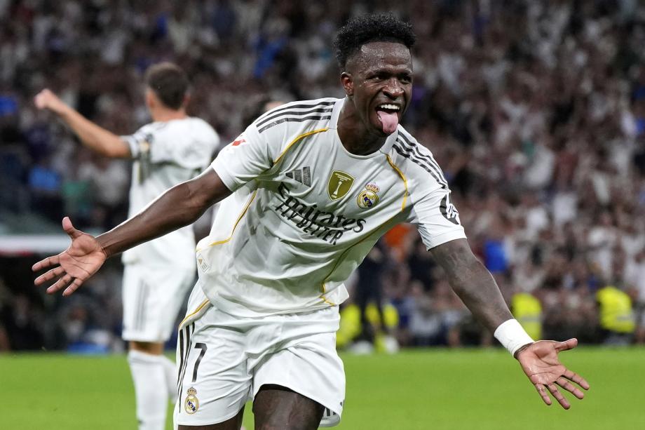 所瞩目的下 所瞩目的下