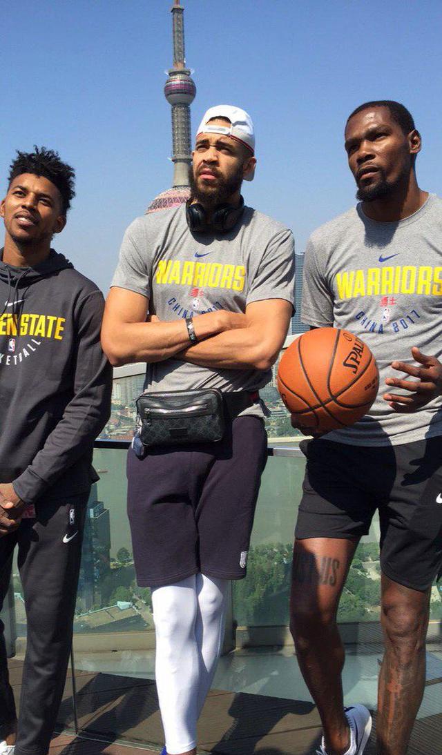 把握网前先 把握网前先